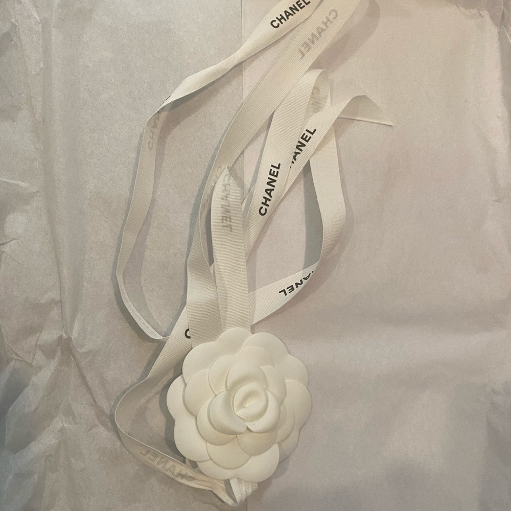 Chanel ribbon with flower